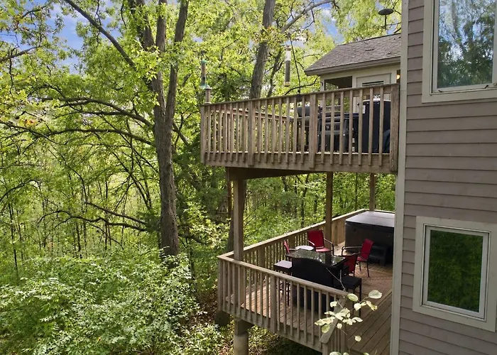 Hot Tub, Movie Room, 3 King Suites, 2 Fireplaces Ferienhaus