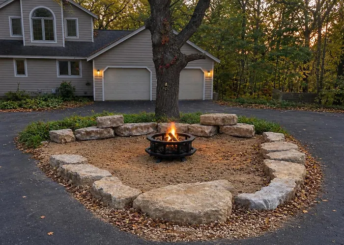 Hot Tub, Movie Room, 3 King Suites, 2 Fireplaces Ferienhaus