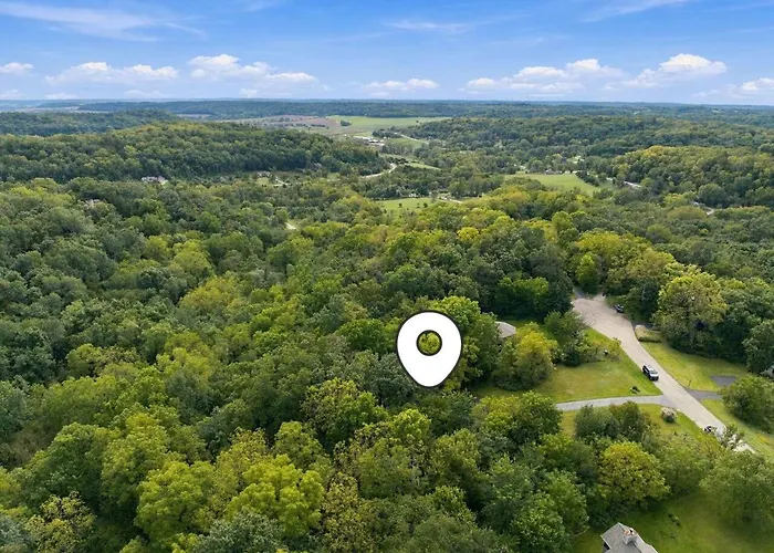 Hot Tub, Movie Room, 3 King Suites, 2 Fireplaces Galena