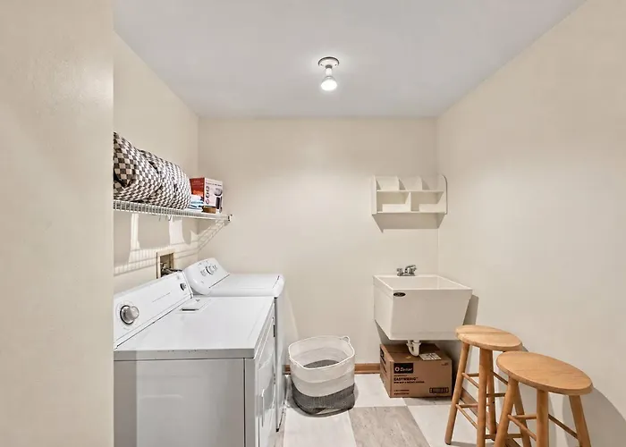 Hot Tub, Movie Room, 3 King Suites, 2 Fireplaces Ferienhaus