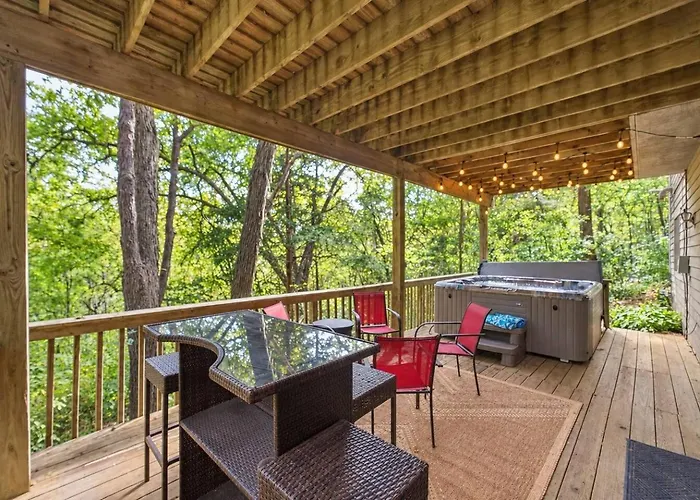 Ferienhaus Hot Tub, Movie Room, 3 King Suites, 2 Fireplaces *